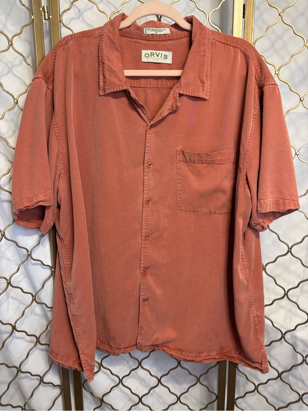 Orvis Men's Short-Sleeve Button-Down Shirt in Terra Cotta size XL